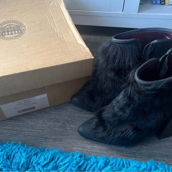 Acne Studios Boots Women’s 39 Fur Ankle Pointed Trill Booties - Picture 6 of 6